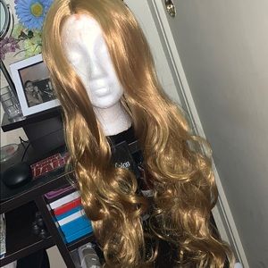 Wavy Blonde wig